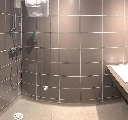 Hotel Eastlodge Lyon Est Eurexpo
