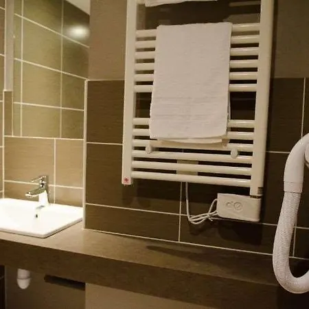 Eastlodge Lyon Est Eurexpo Hotel 3*