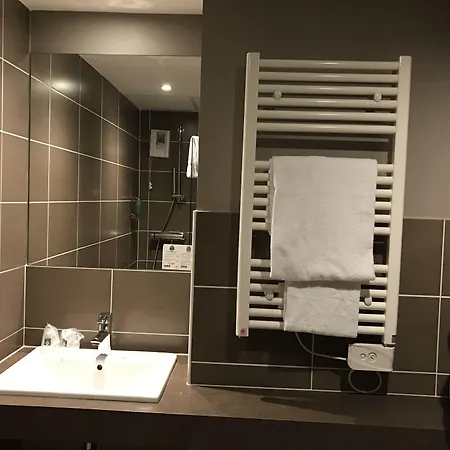 Eastlodge Lyon Est Eurexpo ホテル 3*